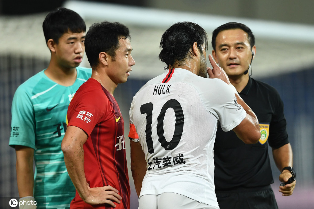 剑门黑豹队对阵岭南鲸鲨队，拳击邀请赛爆冷，门将神扑救主——节奏掌控在手的简单介绍开云入口